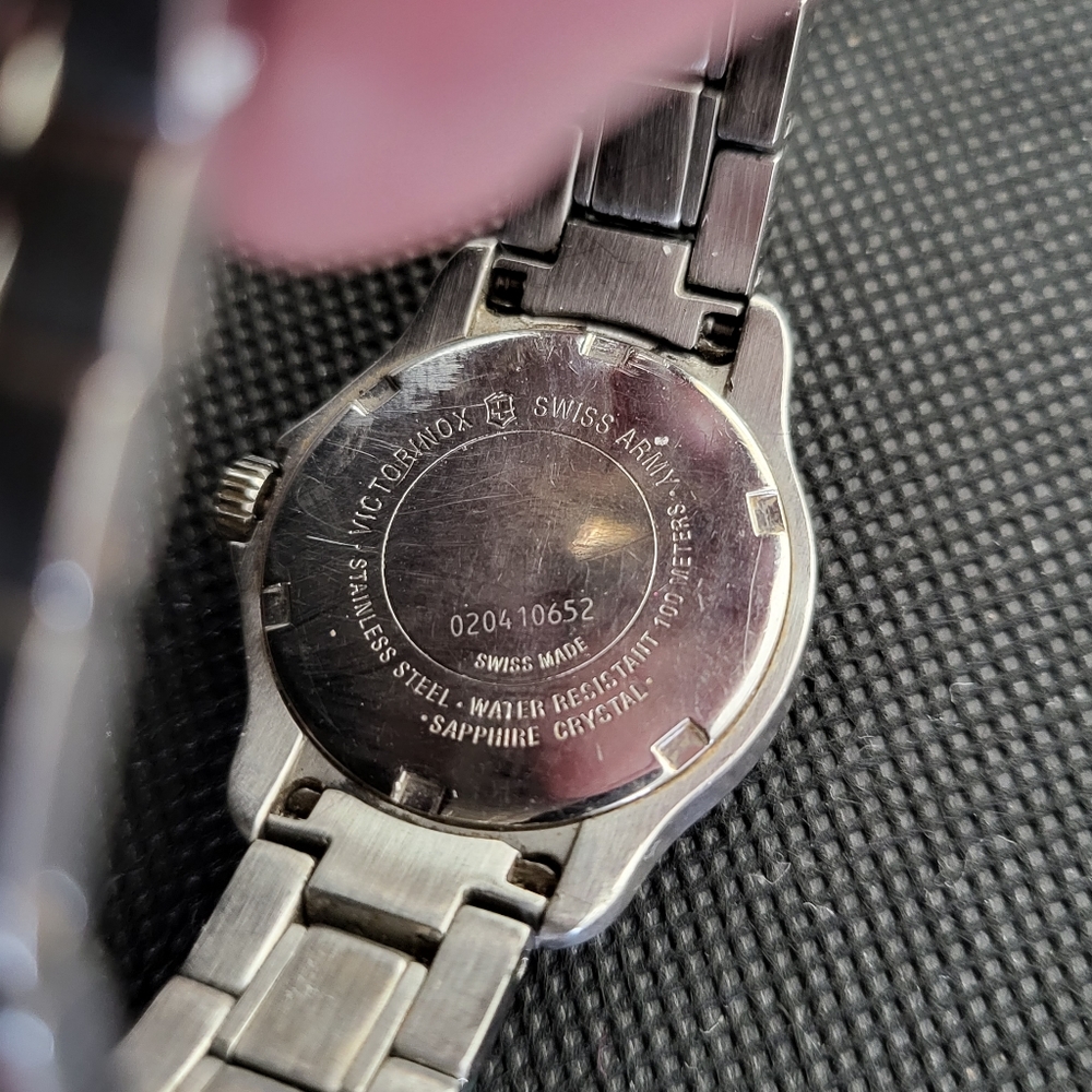 Swiss Army Victorinox Stainless Stl Water Resistant 100m Men's 10652 Wat… - Picture 7 of 10